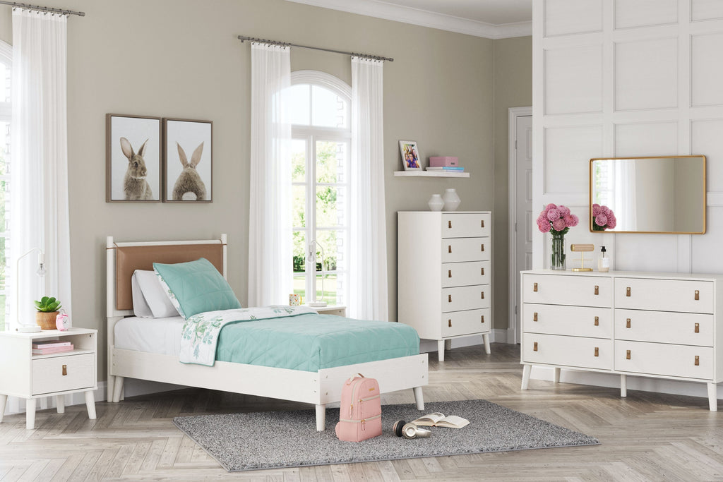 Letto con pannelli