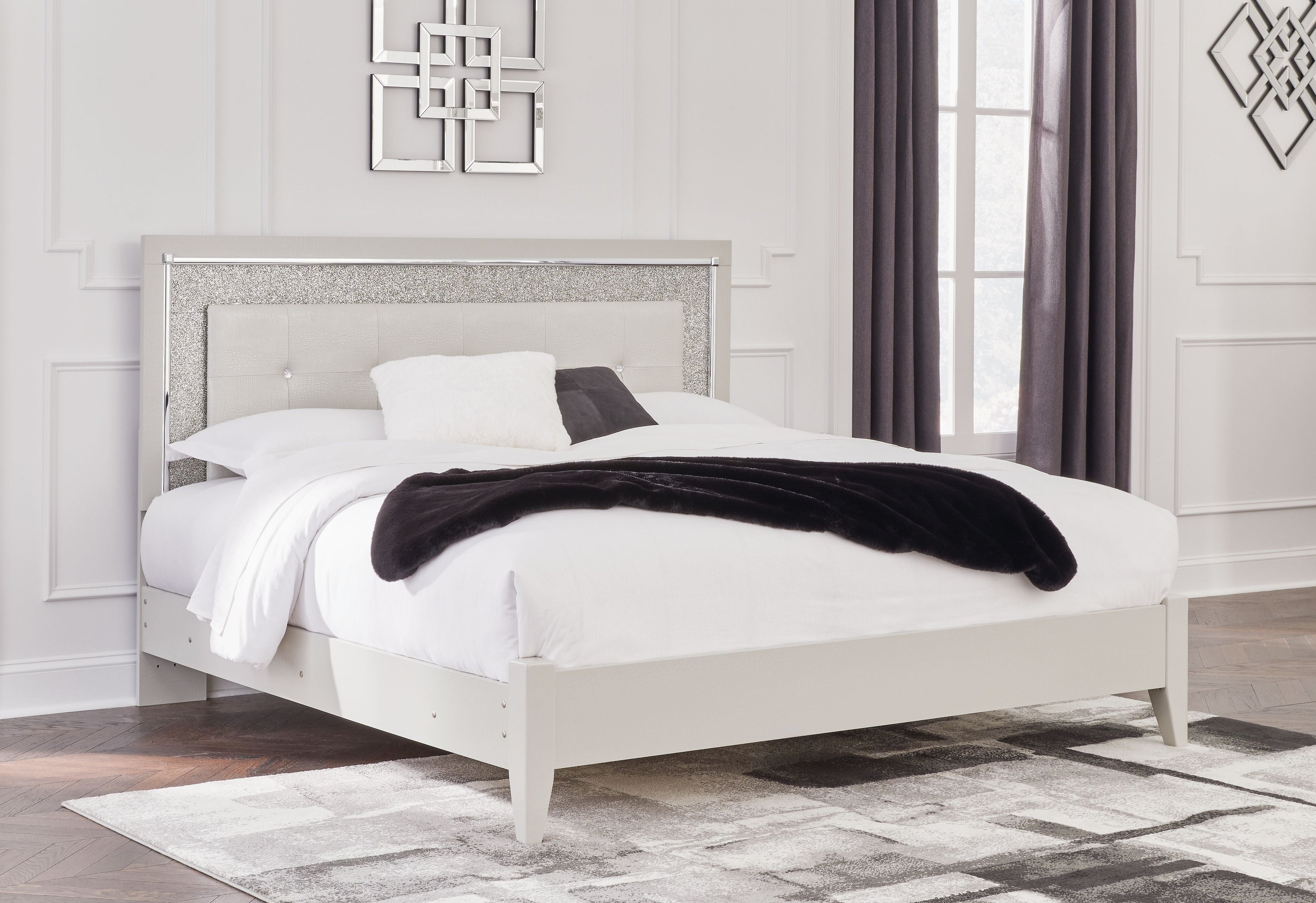 Cama King tapizada con paneles
