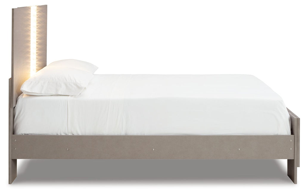 Letto con pannelli