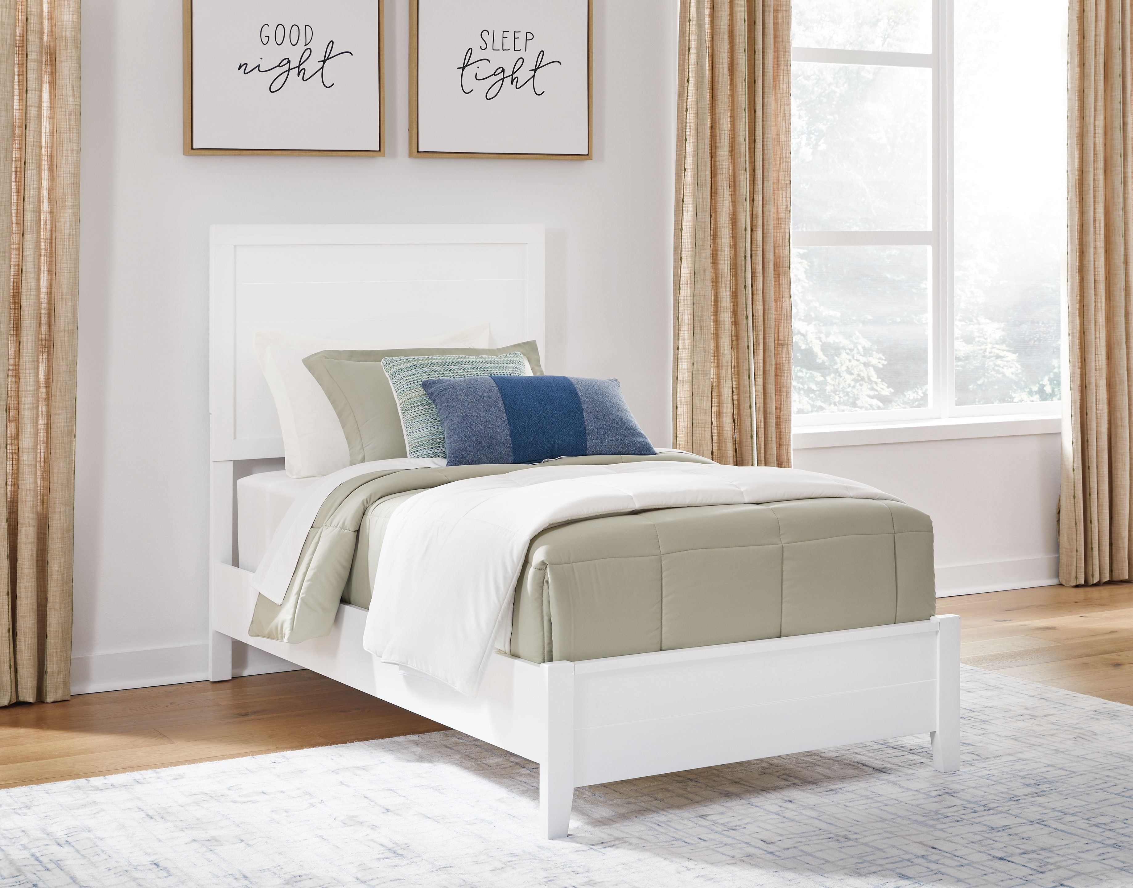 Letto con pannelli